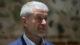 Ruský oligarcha Roman Abramovič na mírovém jednání v Istanbulu. (29.3.2022)