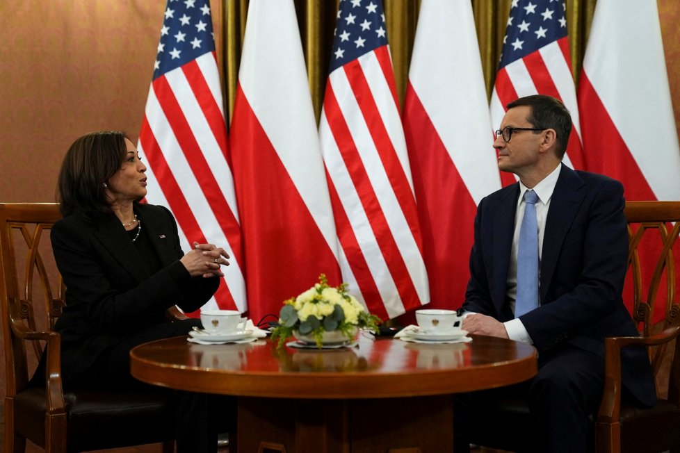 Jednání americké viceprezidentky Kamaly Harrisové a premiéra Mateusze Morawieckého v Polsku. (10.3.2022)