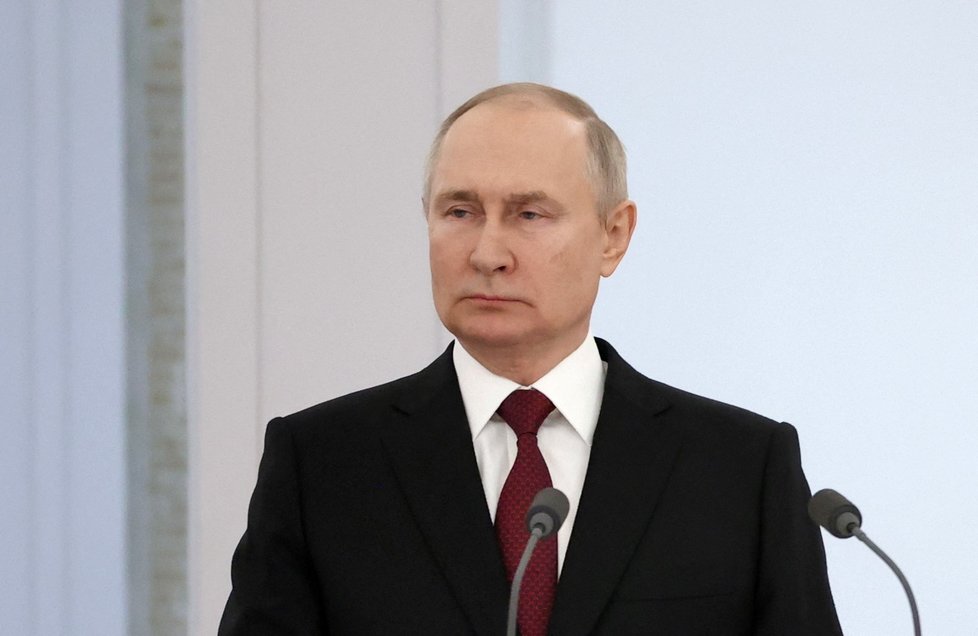 Vladimir Putin  při udělování nejvyšších státních vyznamenání.