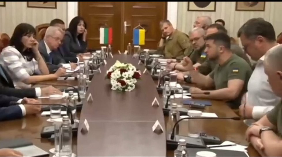 Ukrajinský prezident Volodymyr Zelenskyj e jeho bulharský protějšek Rumen Radev  se při jednání pohádali.