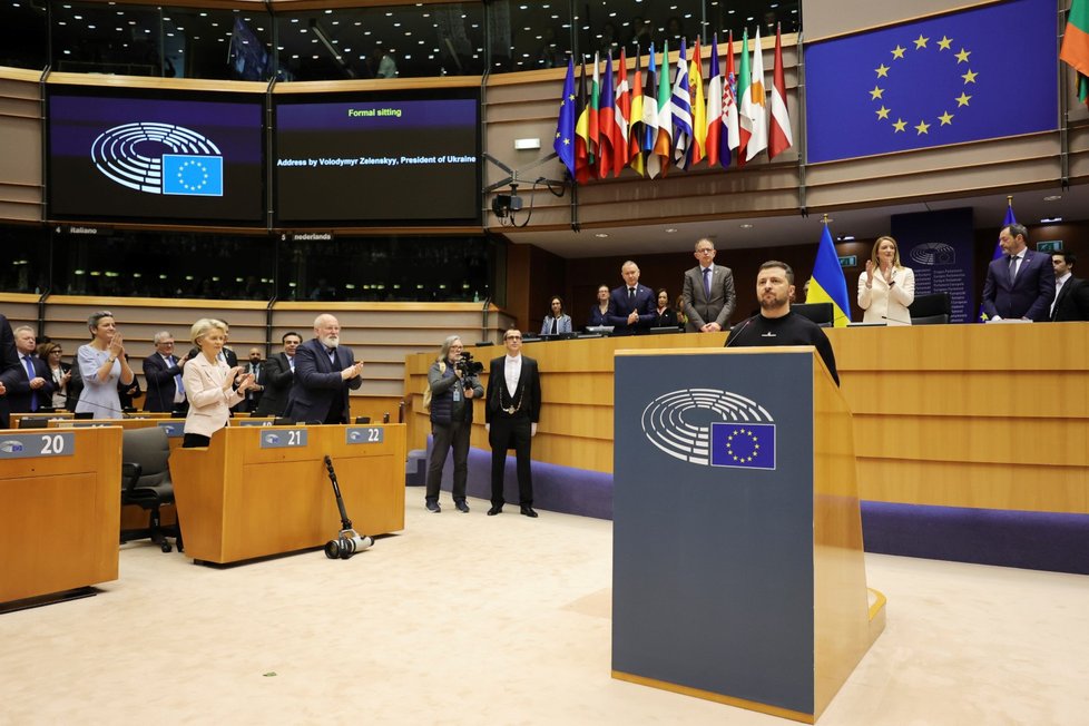 Ukrajinský prezident Volodymyr Zelenskyj v Evropském parlamentu. (9.2.2023)