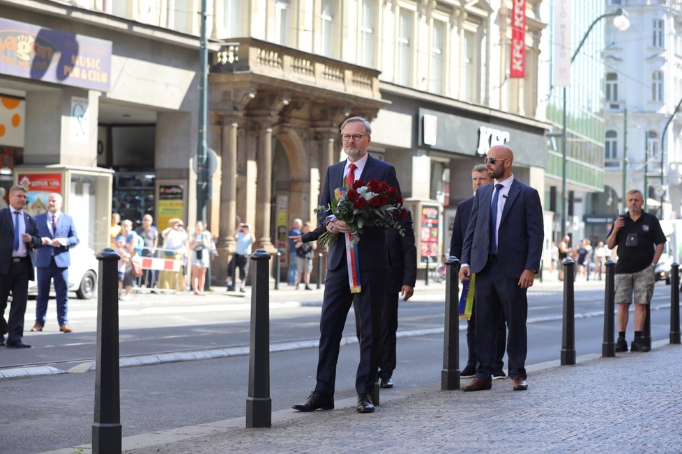 Ukrajinský prezident Volodymyr Zelenskyj a český premiér Petr Fiala na Národní třídě (7. 7. 2023)