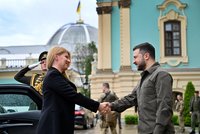 Čaputová v helmě ve zničené Irpini: „Noční můra a stopy zkázy!“ V Kyjevě se setkala se Zelenským