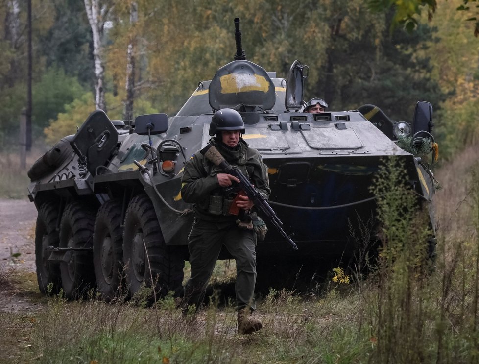 Válka na Ukrajině: Ukrajinská armáda u hranic s Běloruskem provedla cvičení