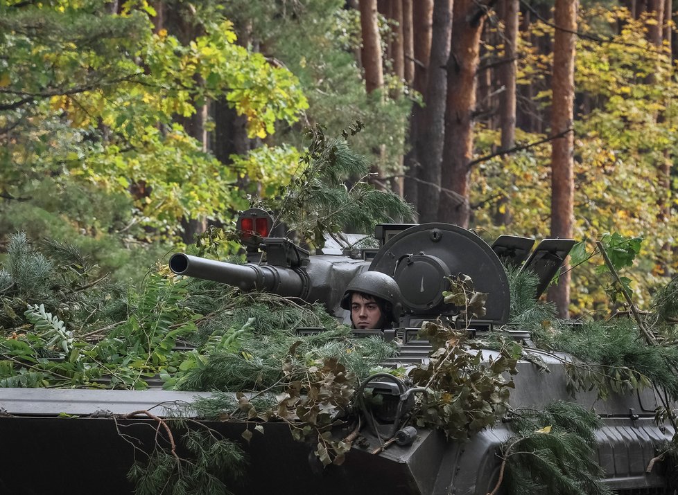 Válka na Ukrajině: Ukrajinská armáda u hranic s Běloruskem provedla cvičení