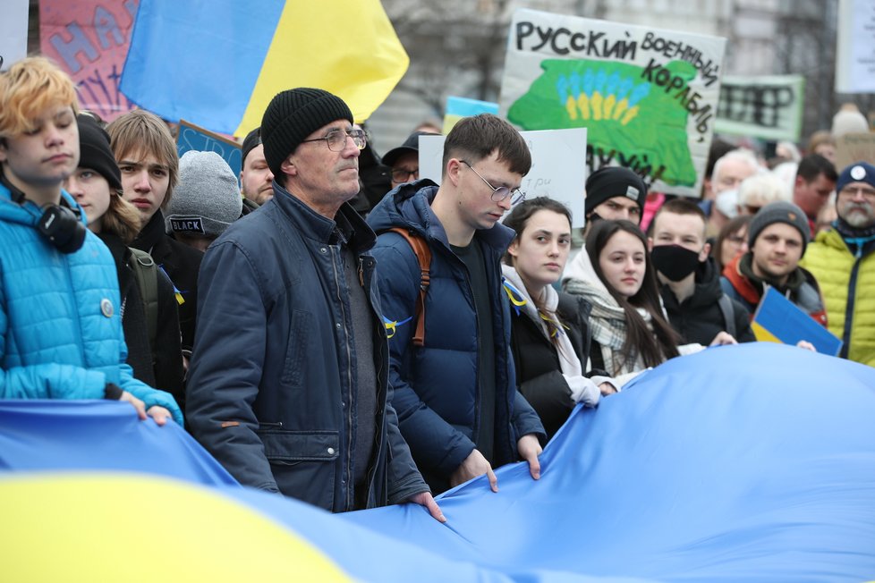 Demonstrace na podporu Ukrajiny, která čelí ruské agresi (Václavské náměstí v Praze 27.02.2022).