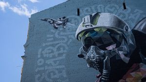 „Duch Kyjeva“: Co stojí za mýtem o hrdinném pilotovi? A kdo zachránil ukrajinskou metropoli?