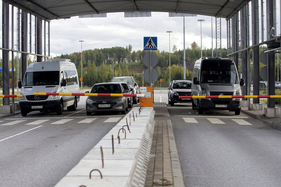 Rusové po rozkazu k mobilizaci prchají do Finska, (rusko-finská hranice 22.09.2022).