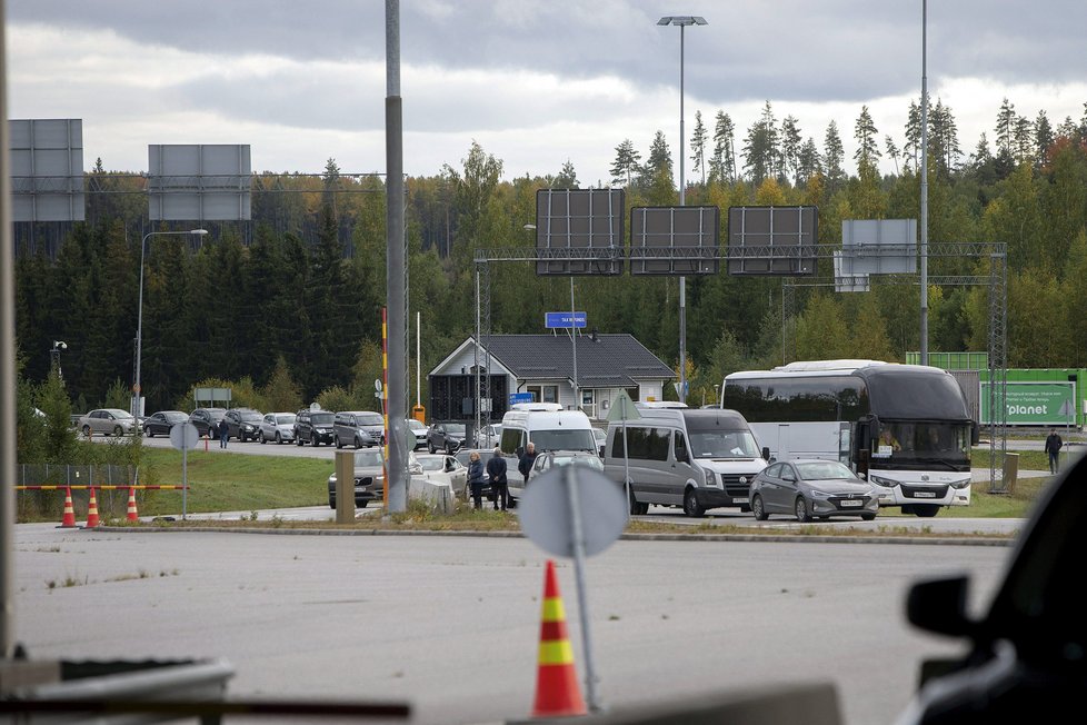 Rusové po rozkazu k mobilizaci prchají do Finska, (rusko-finská hranice 22.09.2022).