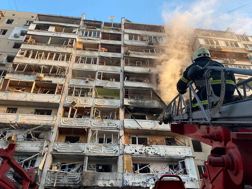 Vybombardovaný obytný komplex v Kyjevě, (15.03.2022).