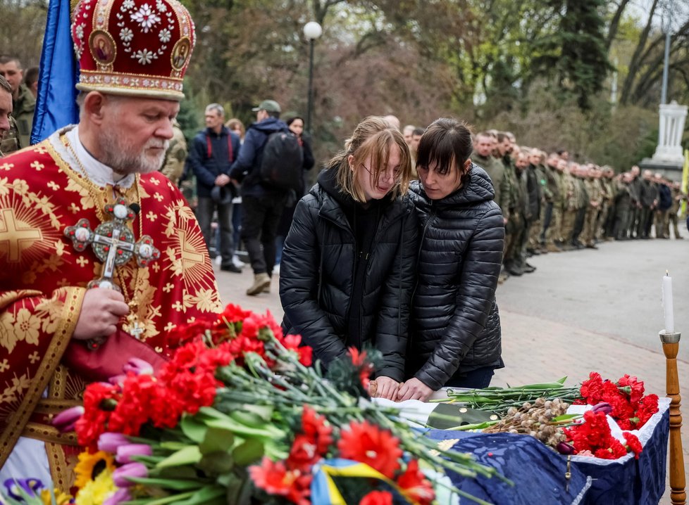 Válka na Ukrajině: Pohřeb v Kyjevě (20.04.2022)