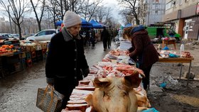 Okupovaný Mariupol: Venkovní tržnice.