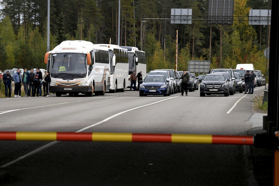 Rusové, kteří kvůli mobilizaci prchají do Finska