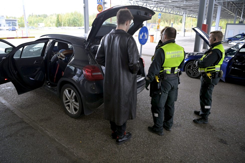 Rusové, kteří kvůli mobilizaci prchají do Finska.