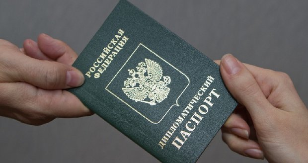 Putin vysílá do světa nové špiony! 174 tisíc pasů pro ruské „diplomaty“ 