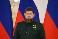 První Hrdina Čečenska: Putinův muž Kadyrov má nový metál. Sám ho vymyslel a sám si ho udělil