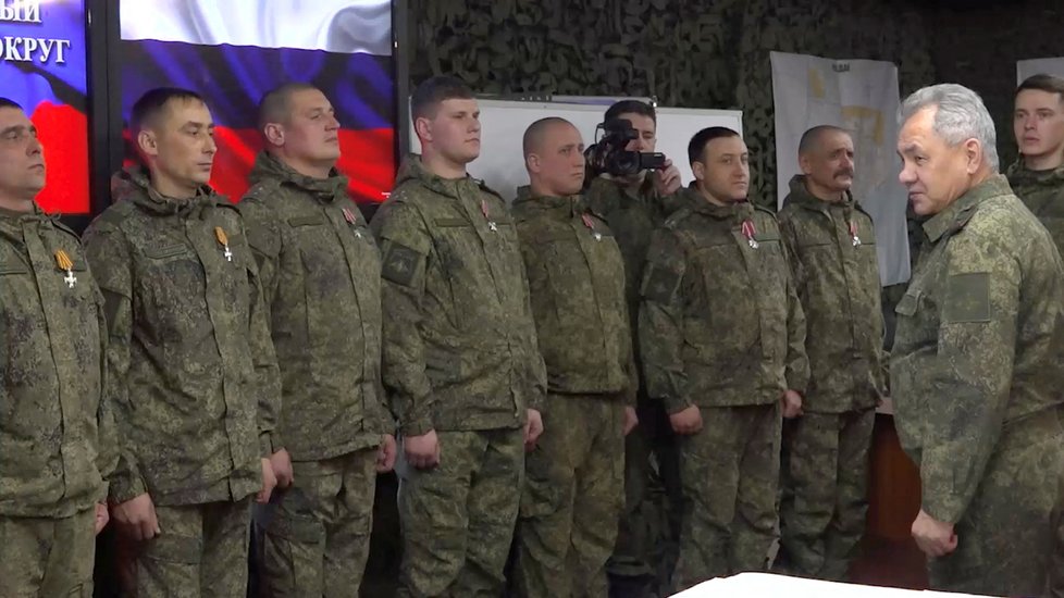 Válka na Ukrajině: Ruský ministr obrany Sergej Šojgu navštívil ruské vojáky na frontě (4. 3. 2023).