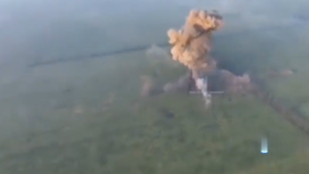 Útok Putinova sebevražedného tanku: Rusové naložili na dálkově ovládaný stroj 6 tun výbušnin.