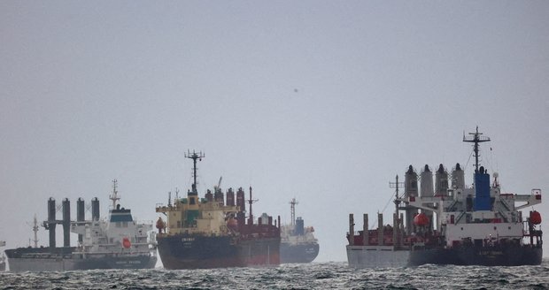 Konec obilné dohody: Z ukrajinské Oděsy vyplula poslední loď, veze řepku a kukuřici