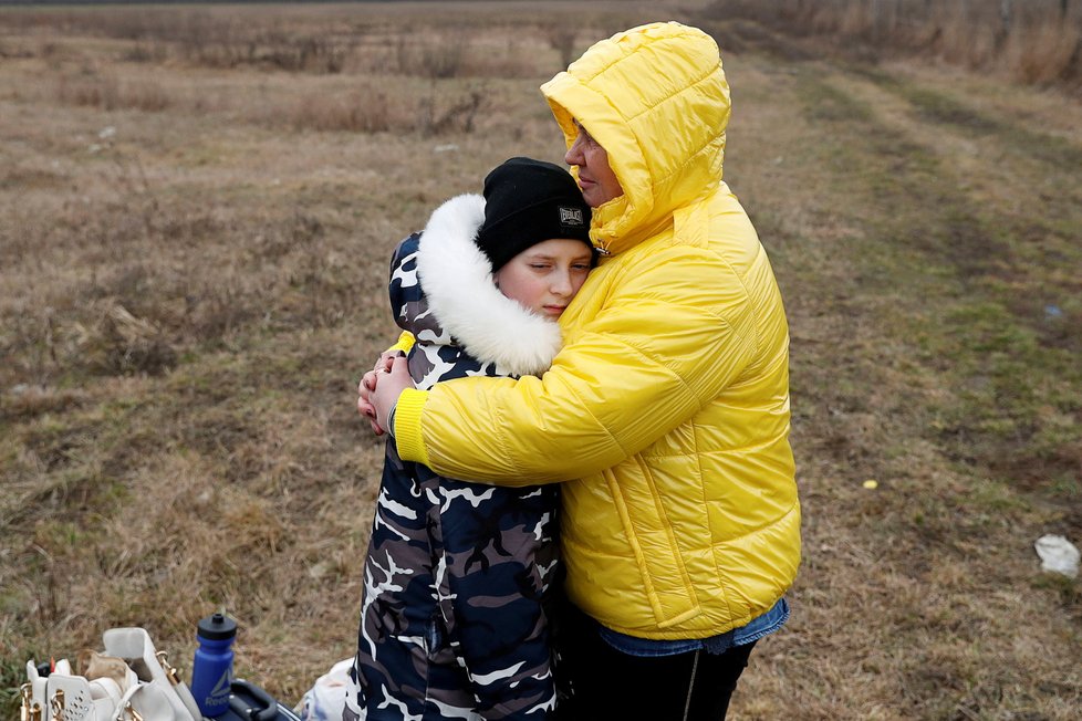 Další a další uprchlíci přicházejí na Slovensko, do Polska a Maďarska, (26.02.2022).