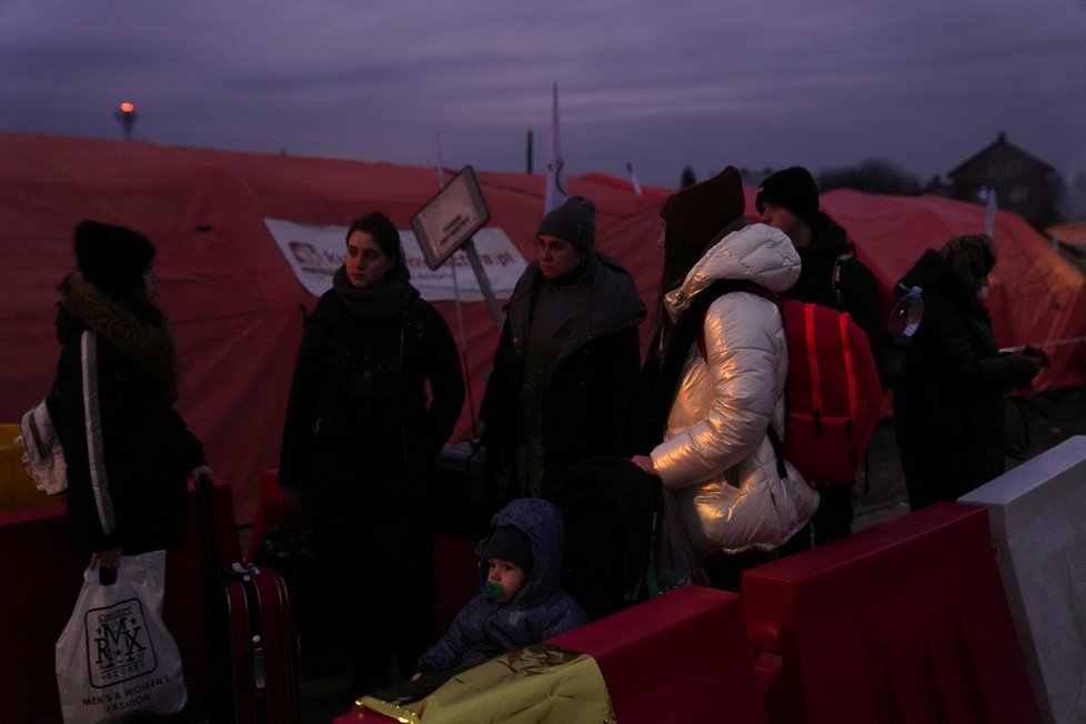 Do polské obce Medyka dál proudí ukrajinští uprchlíci. (13.3.2022)