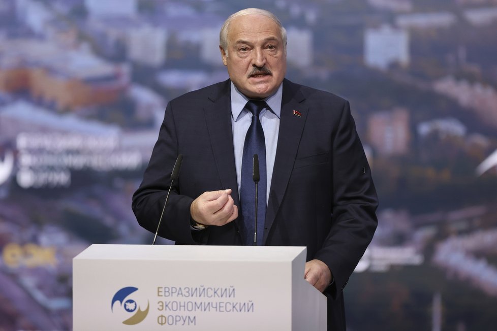 Lukašenko na summitu euroasijské unie vybízel k rušení bariér a omezení.