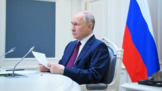 Putin nechce riskovat zatčení. Na summitu v Jihoafrické republice ho zastoupí Lavrov
