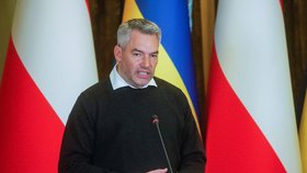 Do Kyjeva za prezidentem Zelenským přijel rakouský kancléř Karl Nehammer.
