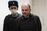 25 let za „vlastizradu“: Ruský opozičník dostal tvrdý trest za kritiku Putina a agrese na Ukrajině