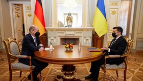 Německý kancléř Olaf Scholz jednal s ukrajinským prezidentem Zelenským.