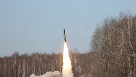 Rusové rakety typu Ročka-U používali během vojenského cvičení v únoru 2022, týden před vpádem na Ukrajinu.