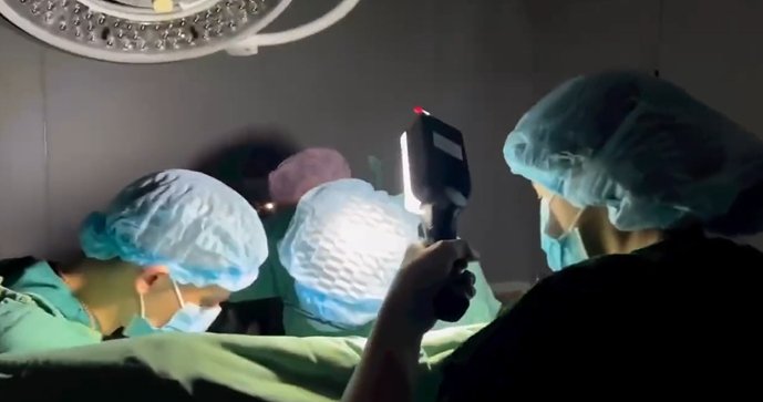 Lors de l’opération cardiaque d’un enfant, les lumières se sont éteintes, les médecins ont dû s’allumer d’eux-mêmes : Kyiv est toujours sans électricité