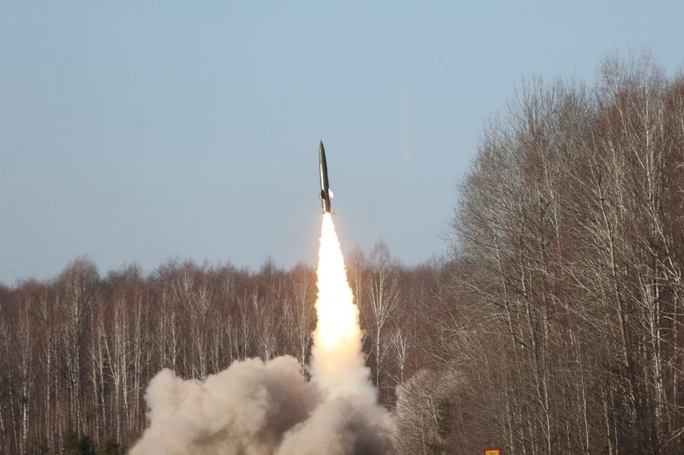 Rusové rakety typu Ročka-U používali během vojenského cvičení v únoru 2022, týden před vpádem na Ukrajinu.