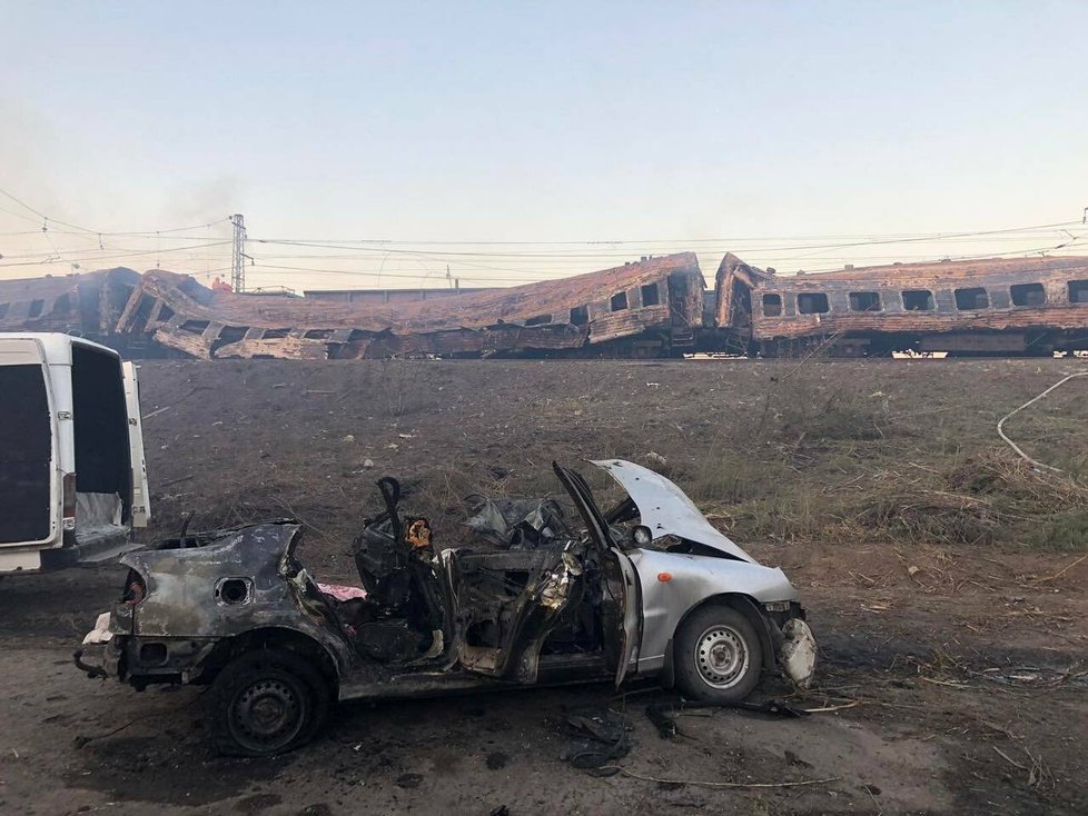 Válka na Ukrajině: ruský útok na nádraží v obci Čaplyne v Dněpropetrovské oblasti