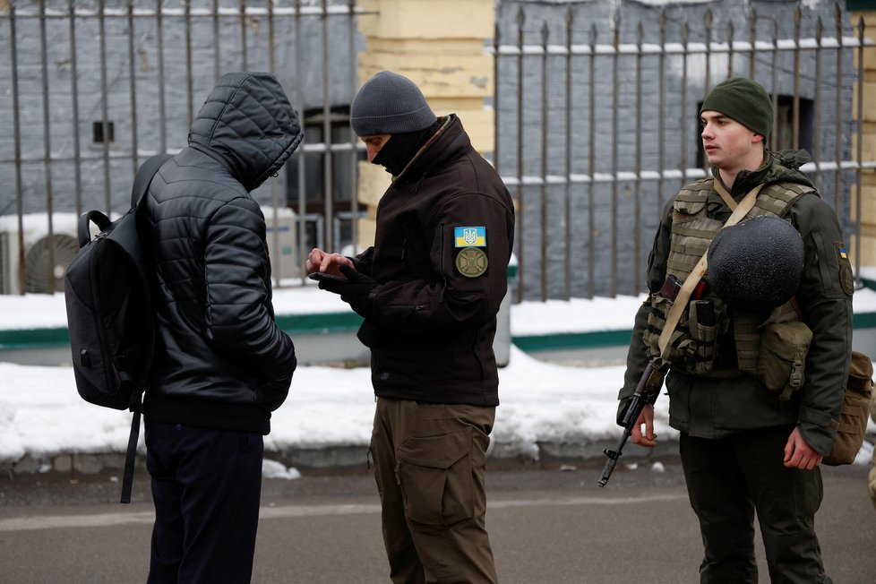 Ukrajinská tajná služba prohledala Kyjevskopečerskou lávru.