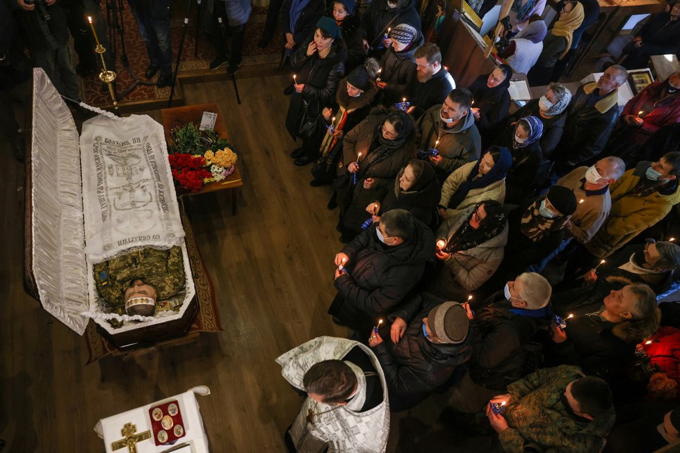 Pohřeb kapitána Svidorova.