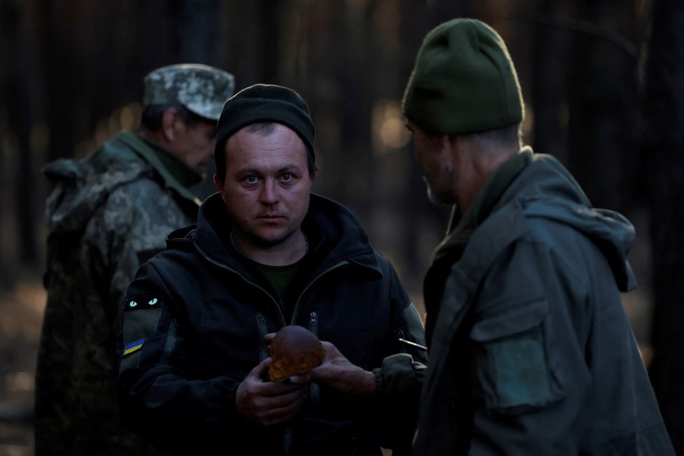 Ukrajinští vojáci poblíž Kupjansku v Charkovské oblasti (16. 10. 2022)