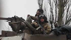 Ruské tanky se přesouvají do Mariupolu. (24. 2. 2022)