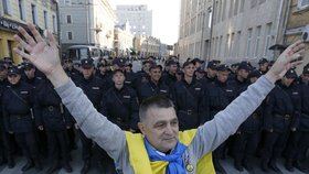Lidé v Moskvě protestovali proti zapojení Ruska v konfliktu na Ukrajině