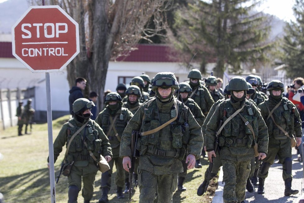 &#34;Anonymní&#34; ruská armáda obsadila Krym. Vojákům na uniformách chybí ruské vlaječky