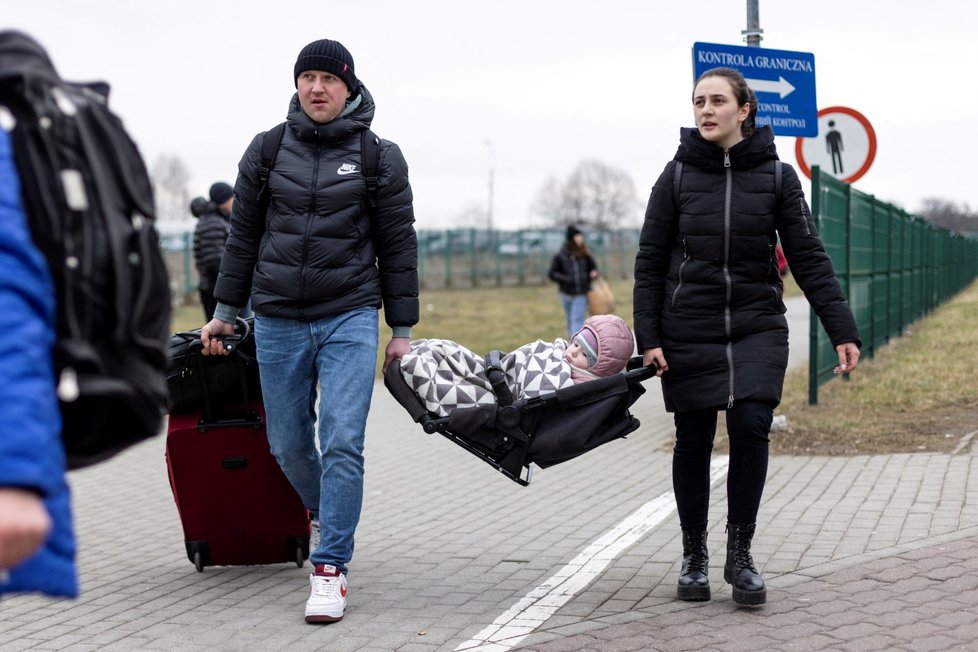 Lidé, kteří prchli z Ukrajiny před válkou, v polské obci Medyka.