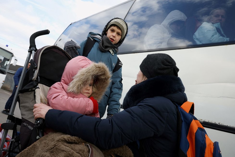 Lidé, kteří prchli z Ukrajiny před válkou, v polské obci Medyka.