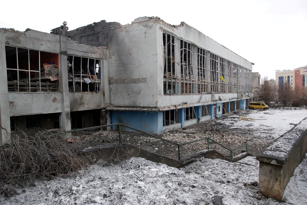 Zdemolované sportovní centrum v Charkově.