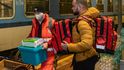 Také České dráhy vypravily z Bohumína dva humanitární vlaky určené pro uprchlíky z Ukrajiny. Spoje s celkovou kapacitou 1400 míst míří do polského města Přemyšl na polsko-ukrajinském pomezí. Také České dráhy vypravily z Bohumína dva humanitární vlaky určené pro uprchlíky z Ukrajiny. Spoje s celkovou kapacitou 1400 míst míří do polského města Přemyšl na polsko-ukrajinském pomezí.
