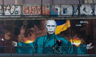Putin jako Voldemort a Zelenskyj ze Star Wars. Válka na Ukrajině pohledem umělců