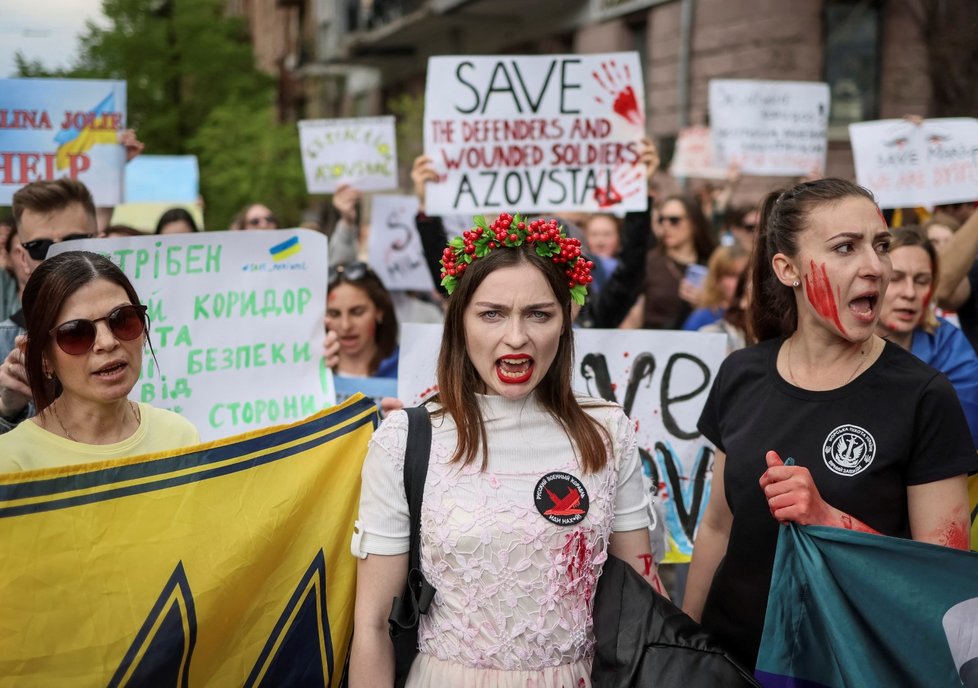 Protest v Kyjevě za uspořádání humanitárního koridoru z Mariupolu. (3. 5. 2022)