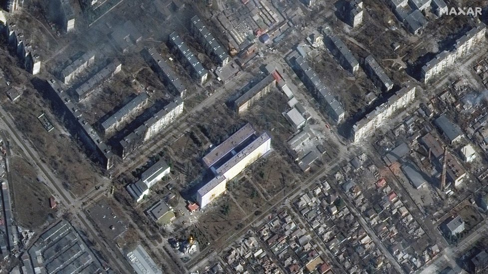 Satelitní snímek bombardovaného města Mariupol.