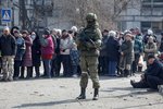 Mariupol, kde civilisté čekají na pomoc.