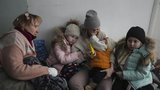Odvážná máma prchla z Mariupolu: Cestou zachránila tři sirotky!
