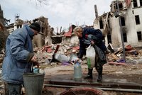 ONLINE: Těžké boje ve zbídačeném Mariupolu. A Rusové masakrovali civilisty i v Záporoží